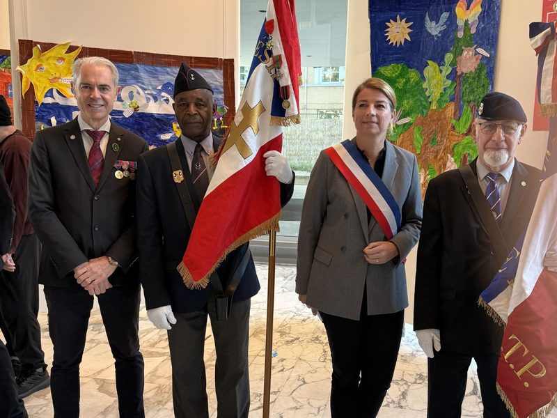 Représentants de l'ACRO à la cérémonie d'hommage aux Harkis