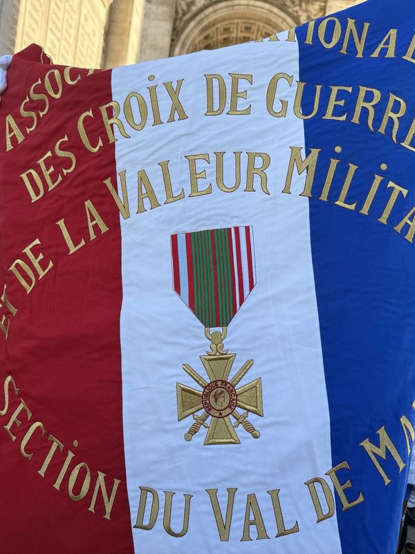 Drapeau de l’Association nationale des Croix de guerre et de la Valeur militaire