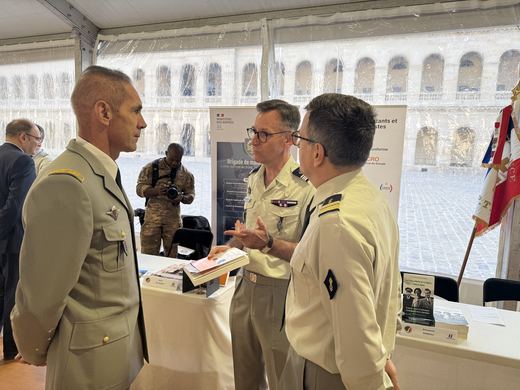 Salon du livre de l'armée de Terre, photo 7